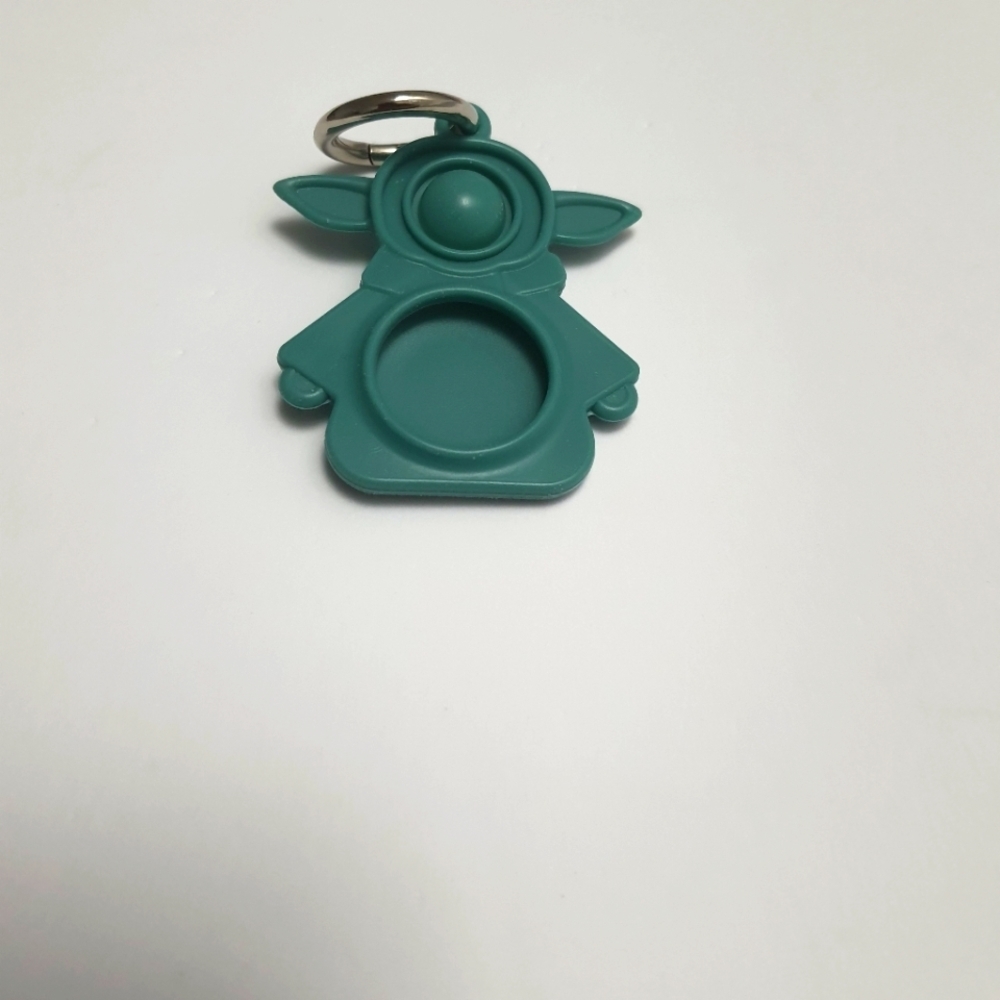 Baby Yoda Mandalorian Apple Airtag holder - Picture 3 of 7